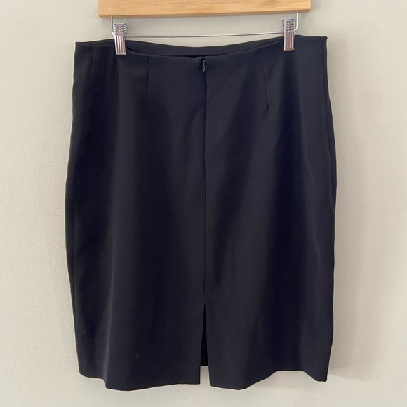 Joseph Ribkoff Black Knee Length Pencil Skirt w Back Slit - Picture 4 of 4